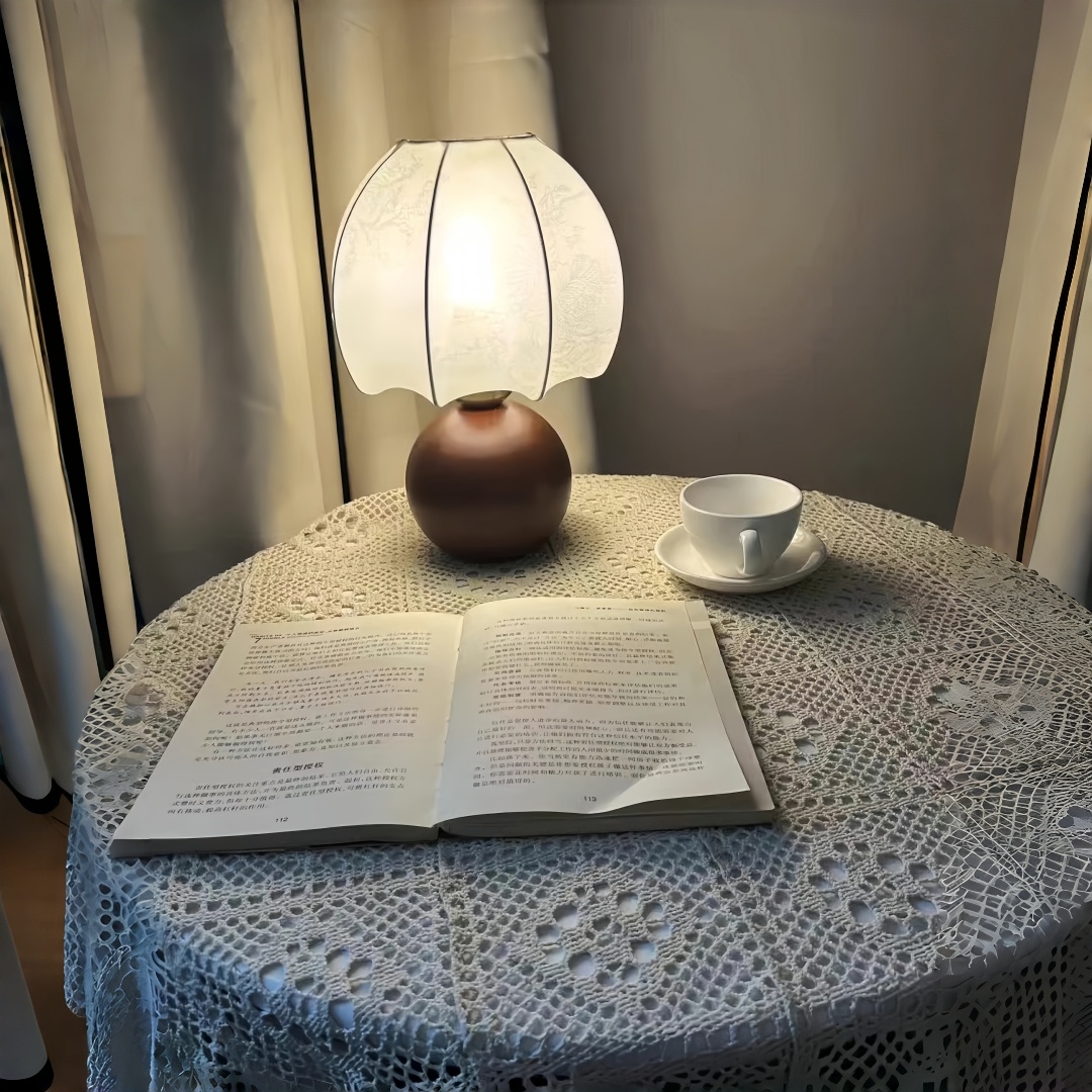 Vintage floral table lamp, med - Home Textiles Usa บทวิจารณ์และราคา